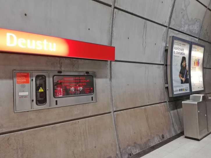 Voluntariado - Publicidad Estación de Deustu en Metro Bilbao