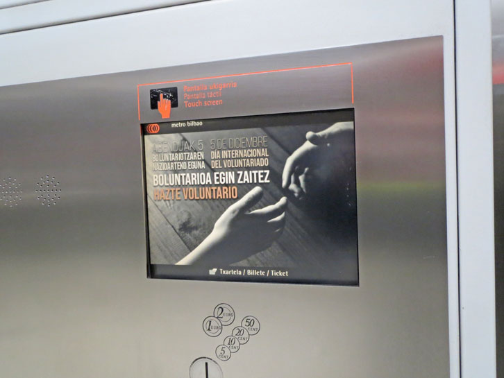 Voluntariado - Publicidad en máquinas expendedoras de Metro Bilbao